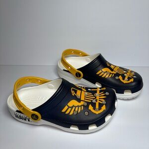 NEW Crocs Women’s 7 Men’s 5 Slip On Clogs Americas Navy Military Shoes Comfort